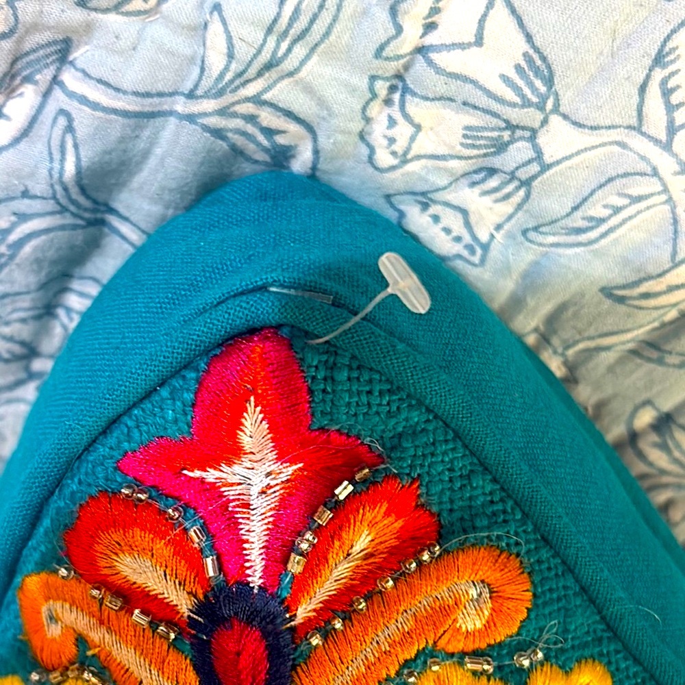 NWOT- Colorful Embroidered Teardrop Accent Pillow, unique, perfect condition - Picture 15 of 16